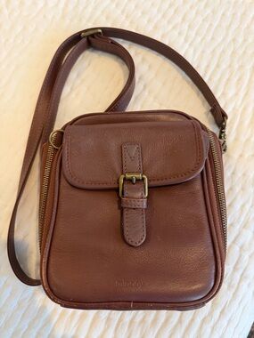 Minooy Leather Crossbody Bag in Brown
